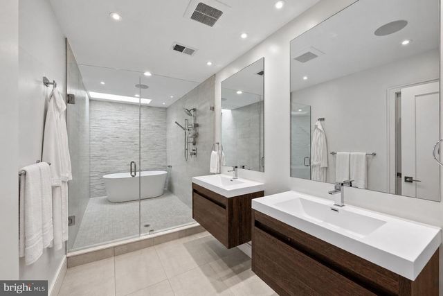2130 SUDBURY PL NW, Washington, DC 20012