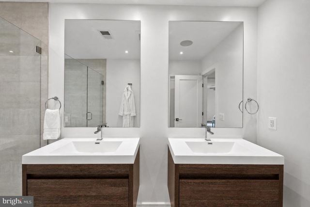 2130 SUDBURY PL NW, Washington, DC 20012