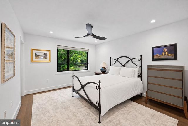 2130 SUDBURY PL NW, Washington, DC 20012