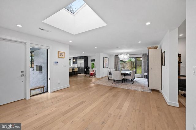 2130 SUDBURY PL NW, Washington, DC 20012