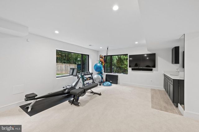 2130 SUDBURY PL NW, Washington, DC 20012