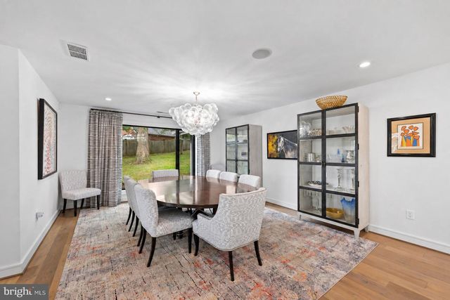 2130 SUDBURY PL NW, Washington, DC 20012