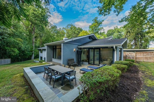 2130 SUDBURY PL NW, Washington, DC 20012