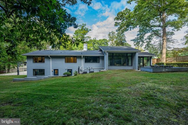 2130 SUDBURY PL NW, Washington, DC 20012