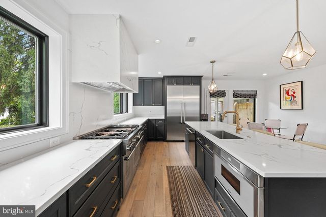 2130 SUDBURY PL NW, Washington, DC 20012