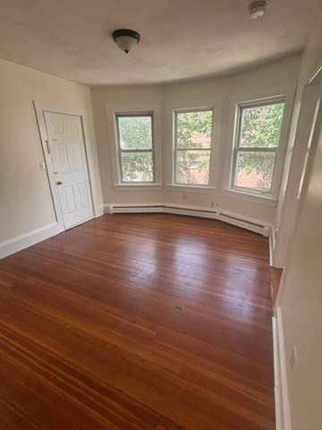 27 Salem Street 2L, Salem, MA 01970