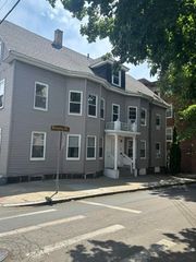 27 Salem Street 2L, Salem, MA 01970