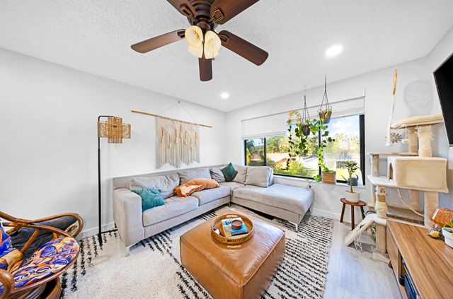 11477 NW 39th Court 306-1, Coral Springs, FL 33065