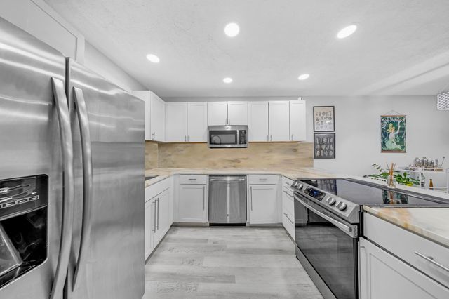 11477 NW 39th Court 306-1, Coral Springs, FL 33065