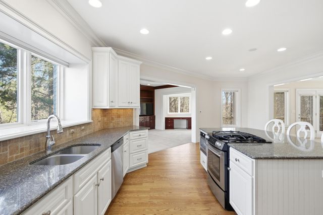 1201 SUTTON DR, Columbia, MO 65203