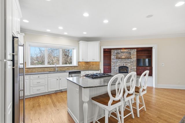 1201 SUTTON DR, Columbia, MO 65203