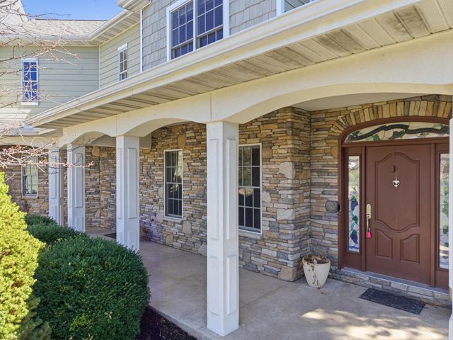 1201 SUTTON DR, Columbia, MO 65203