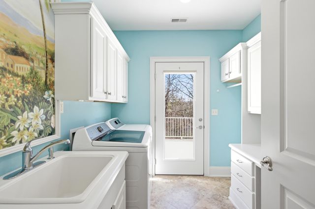 1201 SUTTON DR, Columbia, MO 65203