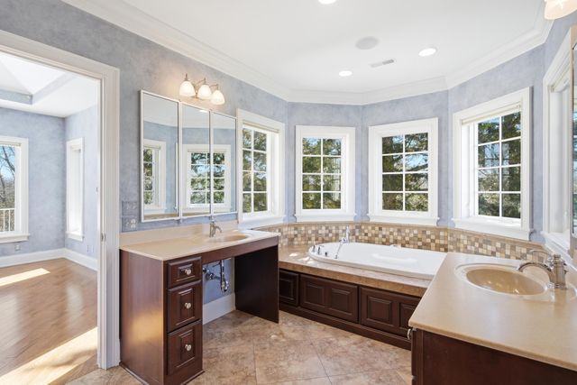 1201 SUTTON DR, Columbia, MO 65203