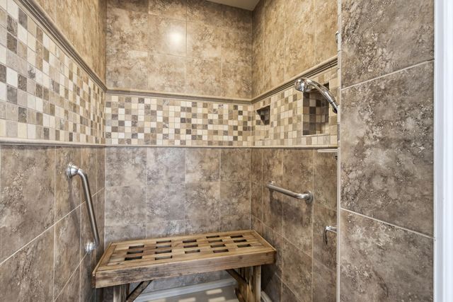 1201 SUTTON DR, Columbia, MO 65203