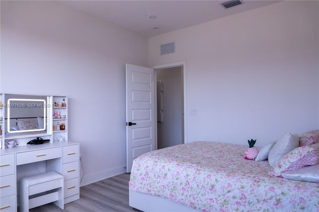 8824 NW 161st Terrace, Miami Lakes, FL 33018