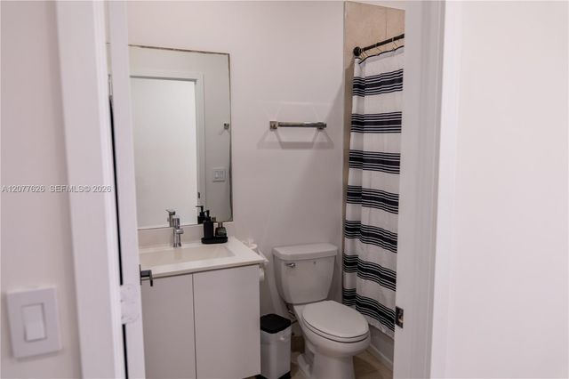 8824 NW 161st Terrace, Miami Lakes, FL 33018