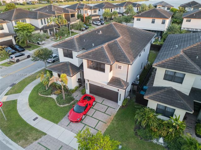 8824 NW 161st Terrace, Miami Lakes, FL 33018