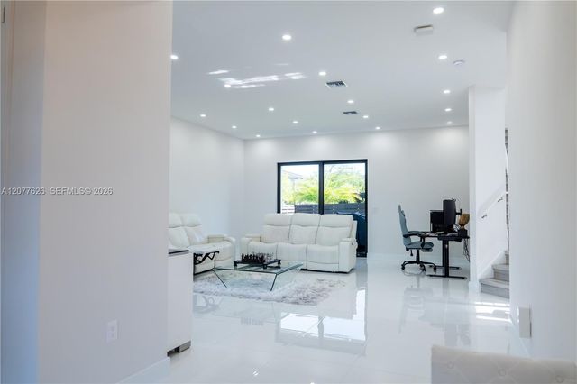 8824 NW 161st Terrace, Miami Lakes, FL 33018