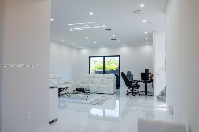 8824 NW 161st Terrace, Miami Lakes, FL 33018