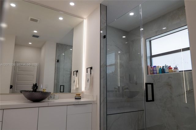 8824 NW 161st Terrace, Miami Lakes, FL 33018