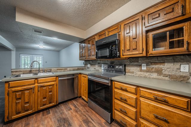2030 Golf Court, Denton, TX 76205