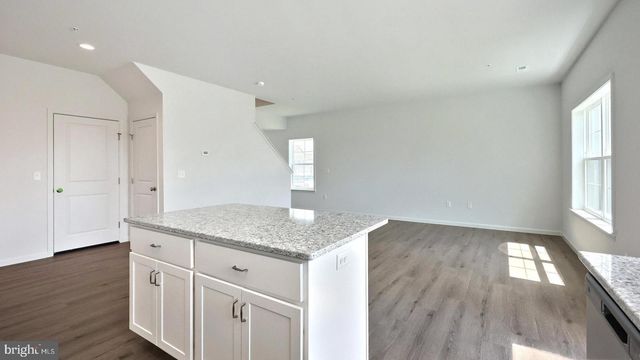 7857 OAK BROOK DR, Harrisburg, PA 17112