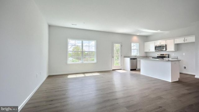 7857 OAK BROOK DR, Harrisburg, PA 17112