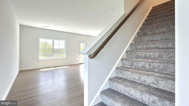 7857 OAK BROOK DR, Harrisburg, PA 17112