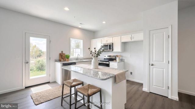 7857 OAK BROOK DR, Harrisburg, PA 17112