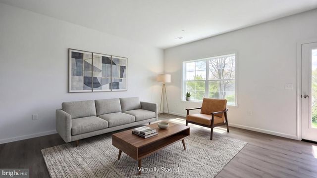 7857 OAK BROOK DR, Harrisburg, PA 17112