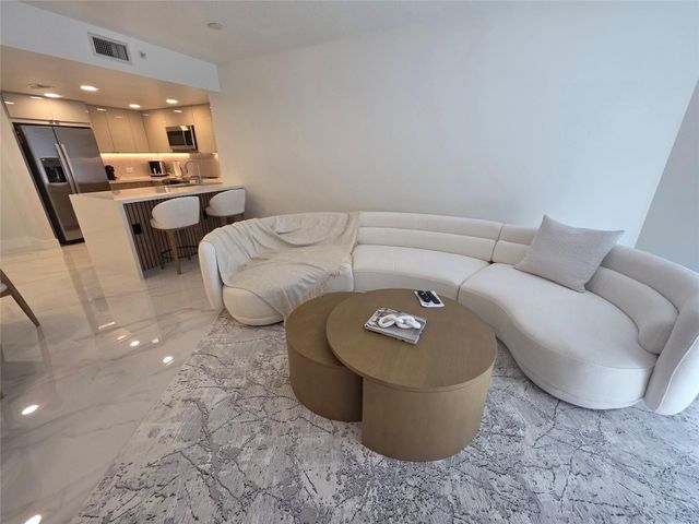 19501 W Country Club Drive 2306, Aventura, FL 33180