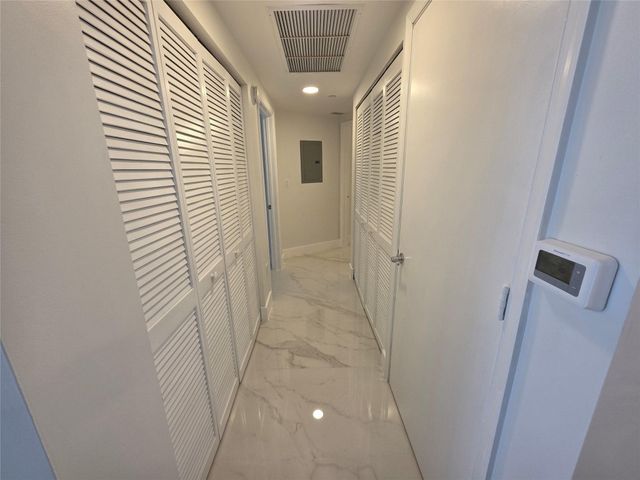 19501 W Country Club Drive 2306, Aventura, FL 33180