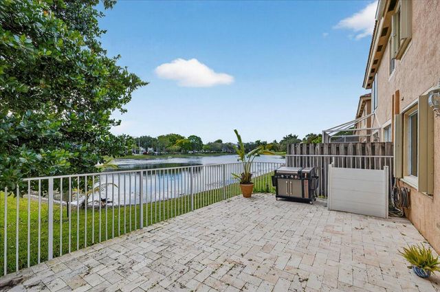 3544 Lakewood Place, Coconut Creek, FL 33073