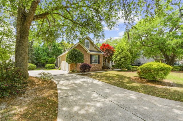 1004 Crooked Oak Road, Summerville, SC 29485