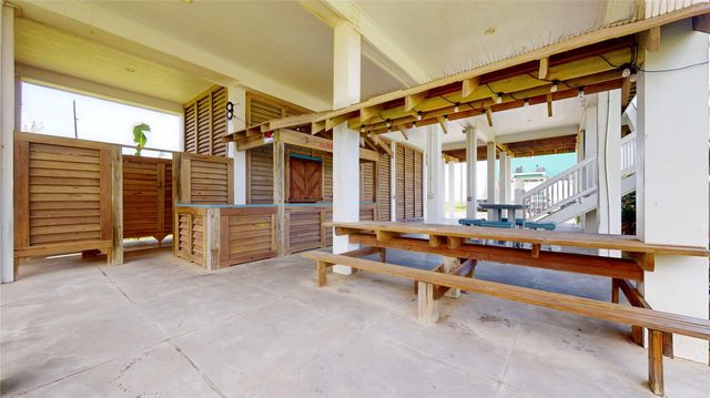 2809 Tradewind Lane, Crystal Beach, TX 77650