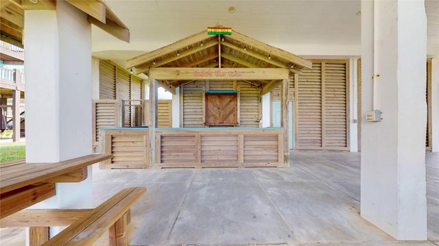 2809 Tradewind Lane, Crystal Beach, TX 77650