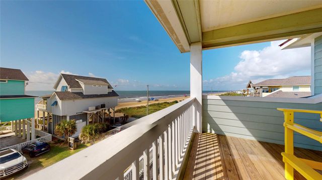2809 Tradewind Lane, Crystal Beach, TX 77650