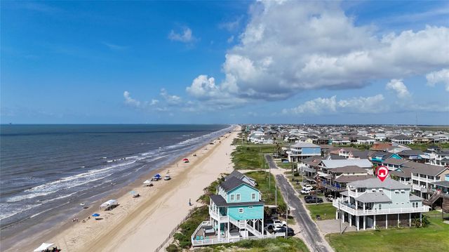 2809 Tradewind Lane, Crystal Beach, TX 77650