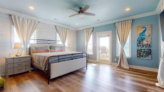 2809 Tradewind Lane, Crystal Beach, TX 77650