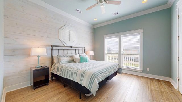2809 Tradewind Lane, Crystal Beach, TX 77650