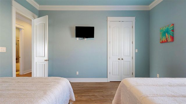 2809 Tradewind Lane, Crystal Beach, TX 77650