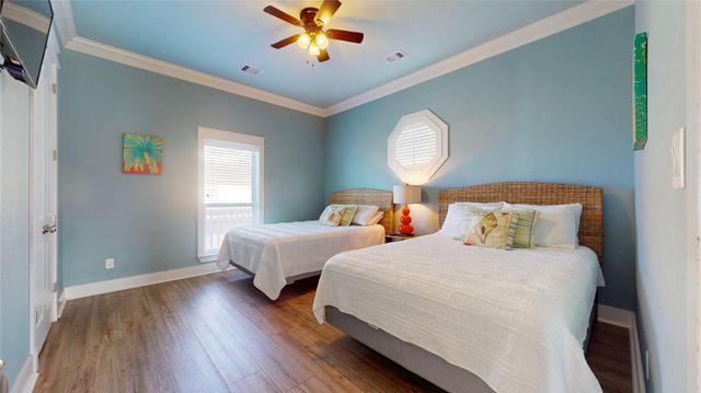 2809 Tradewind Lane, Crystal Beach, TX 77650