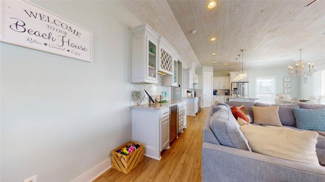 2809 Tradewind Lane, Crystal Beach, TX 77650