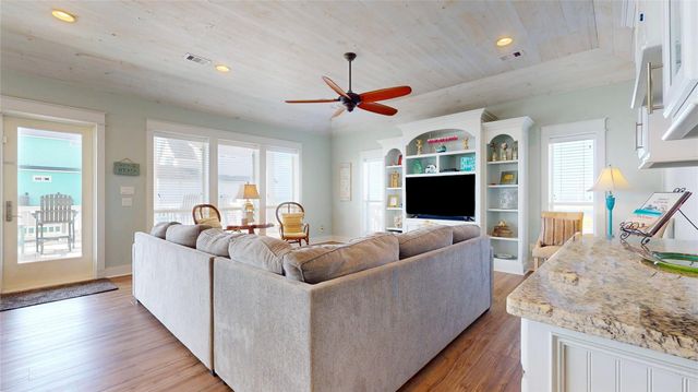 2809 Tradewind Lane, Crystal Beach, TX 77650