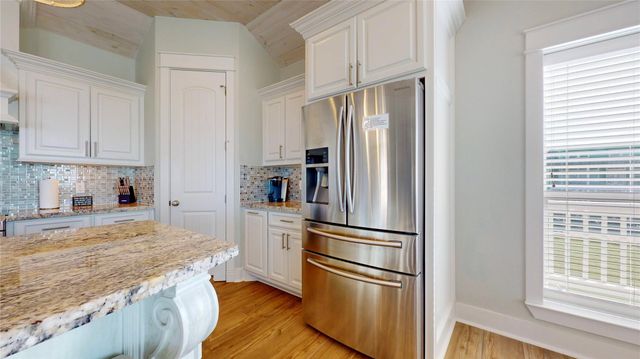 2809 Tradewind Lane, Crystal Beach, TX 77650
