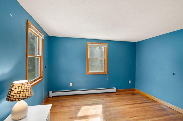 19 Essex Road, Mashpee, MA 02649