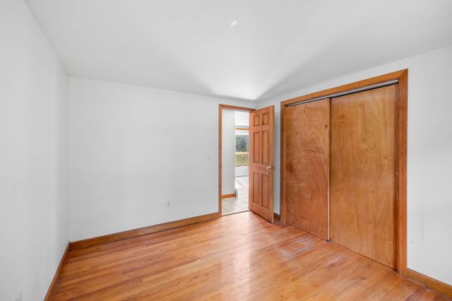 19 Essex Road, Mashpee, MA 02649