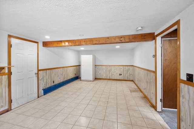 19 Essex Road, Mashpee, MA 02649