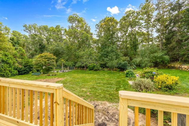 19 Essex Road, Mashpee, MA 02649